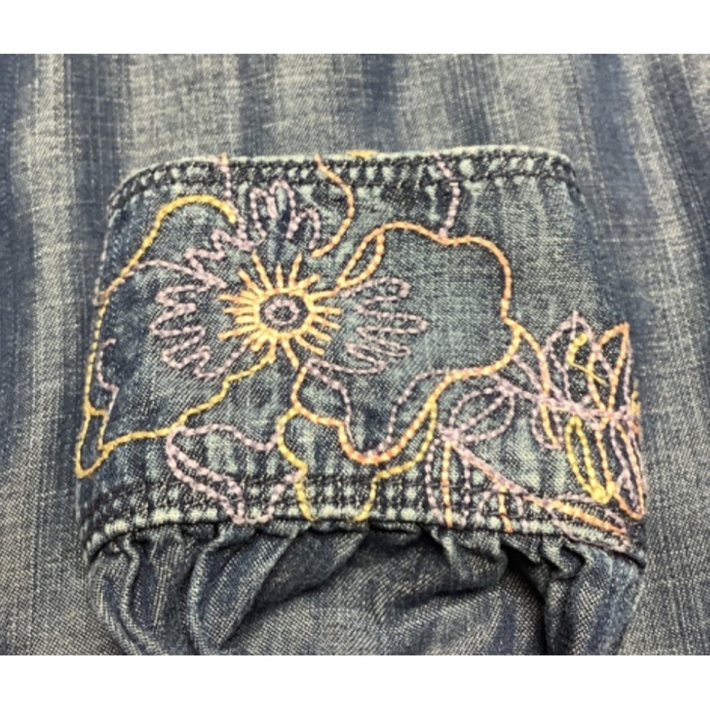 CHICO'S Touch of Cool Embroidered Denim Blouse Shirt Button front 2  US 12 - Picture 3 of 8